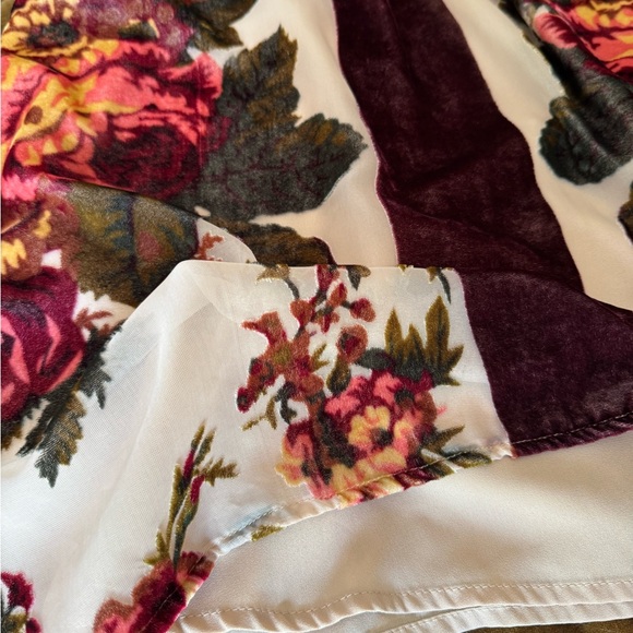 Velvet Floral Tank Top - Picture 13 of 13